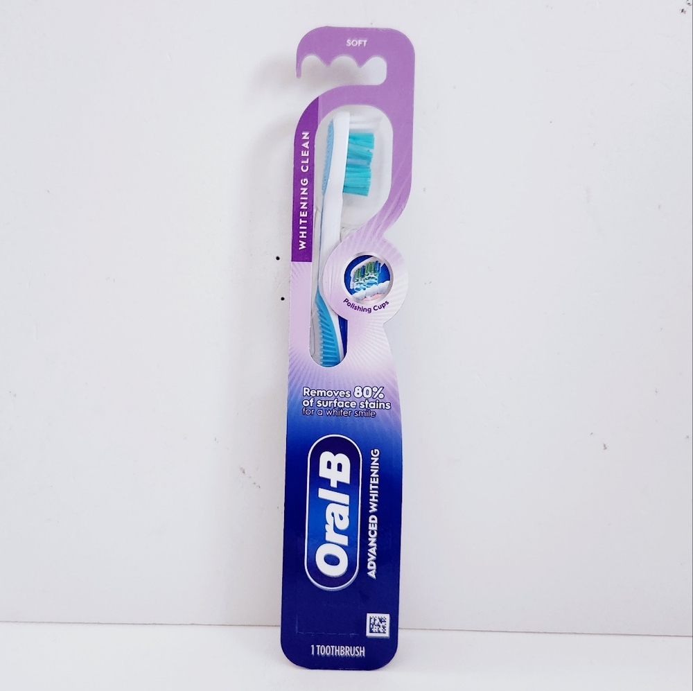 🍭7/$15 Oral-B Vivid Whitening Toothbrush Soft